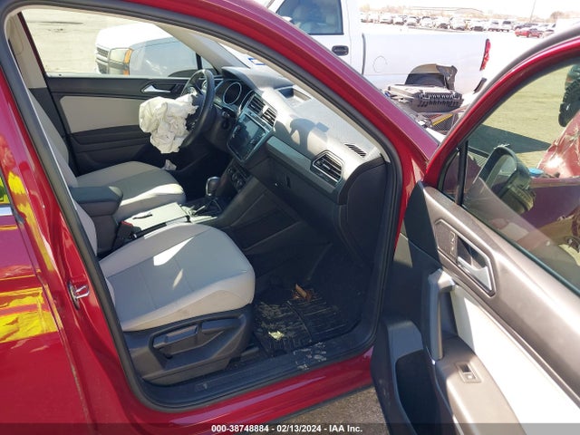 3VV3B7AX1JM191424 Volkswagen Tiguan