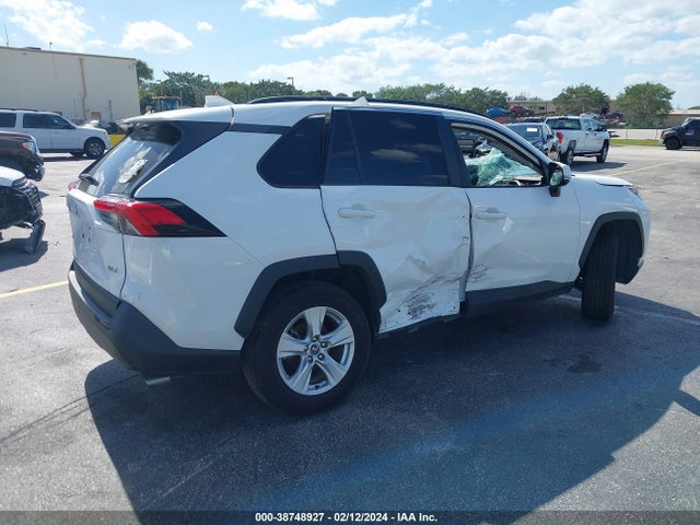2020 TOYOTA RAV4 XLE VIN: 2T3W1RFV8LC053903