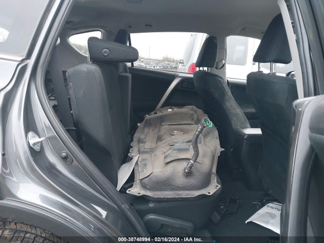 Toyota RAV4 LE 2018 JTMBFREV8JD253044 Image 8