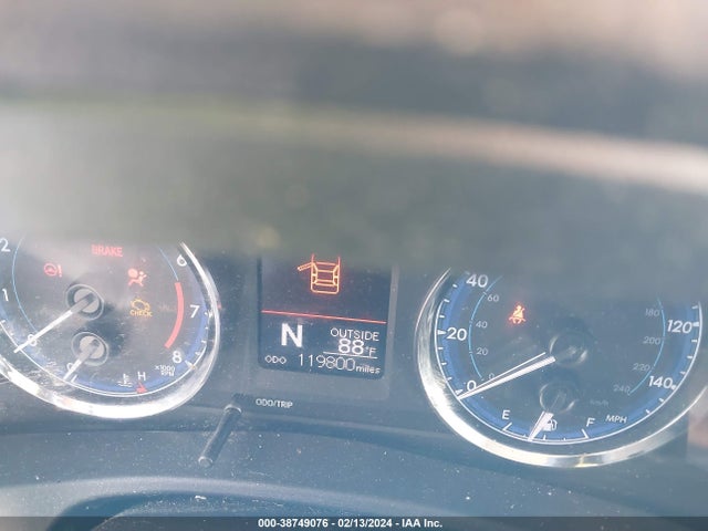 2018 TOYOTA COROLLA LE VIN: 2T1BURHE5JC001590