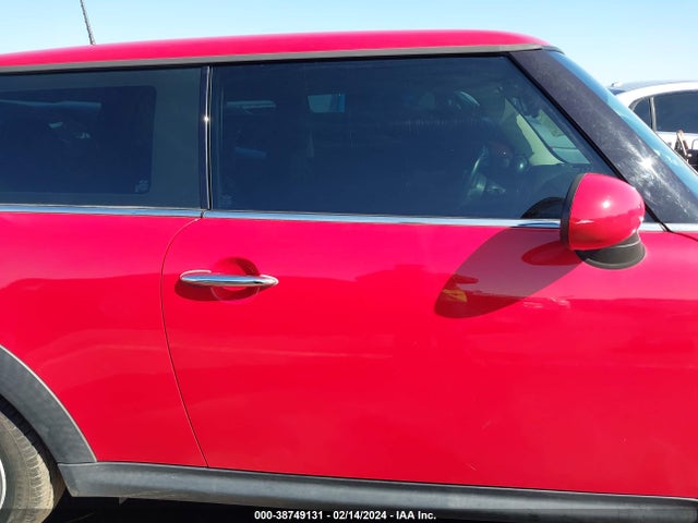 2013 MINI HARDTOP COOPER VIN: WMWSU3C55DT545943