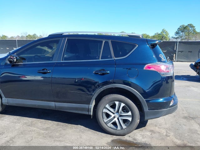 Toyota RAV4 LE 2017 JTMZFREV5HJ721225 Image 17