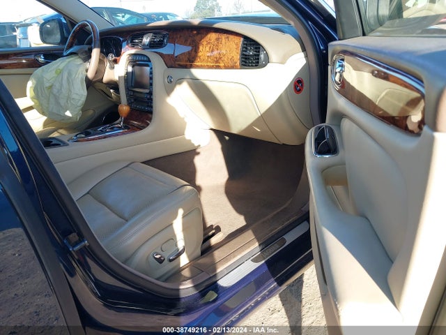 2008 JAGUAR XJ SAJWA82B68SH19942 Photo 4