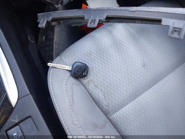 Toyota COROLLA LE 2016 5YFBURHE2GP540581 Image 11