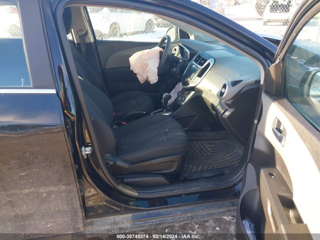 Chevrolet Sonic Lt Auto 2017 1G1JD5SGXH4104489 Image 5
