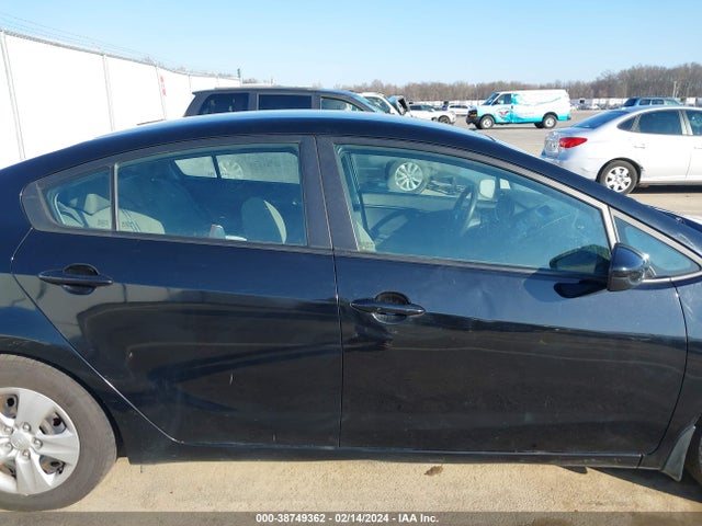 KIA FORTE LX 2016 KNAFK4A62G5521018 Image 13