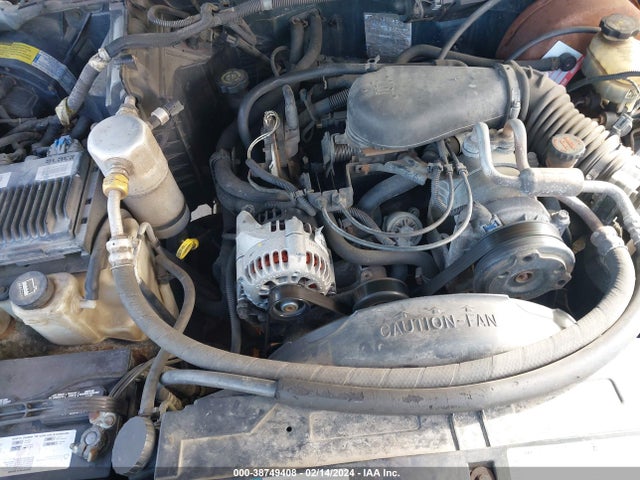 1998 CHEVROLET S-10 LS FLEETSIDE VIN: 1GCCS19X2W8137996