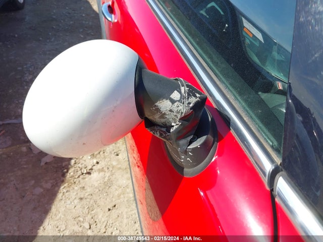 2011 MINI COOPER WMWSU3C50BT184263 Photo 5