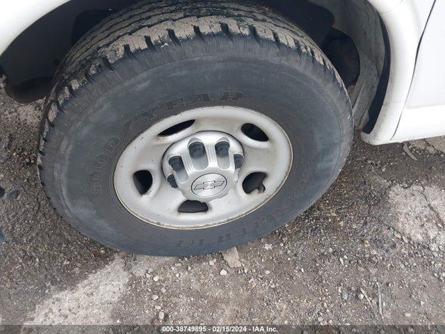 Chevrolet Express 2500 Work Van 2017 1GCWGAFF3H1269008 Image 12