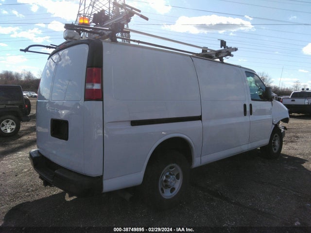 Chevrolet Express 2500 Work Van 2017 1GCWGAFF3H1269008 Image 4
