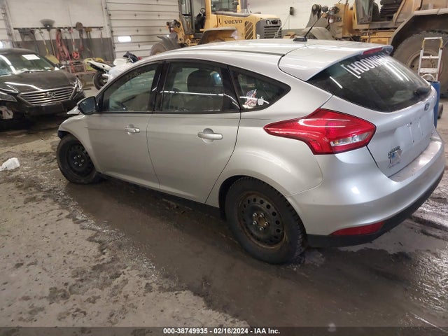 Ford FOCUS SE 2015 1FADP3K26FL233410 Image 3