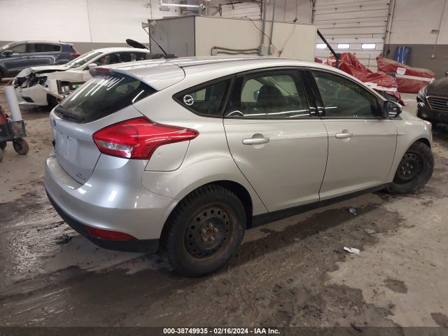 Ford FOCUS SE 2015 1FADP3K26FL233410 Image 4