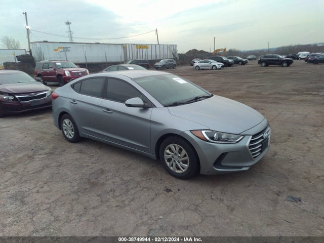 2017 5NPD74LF3HH077125 main image