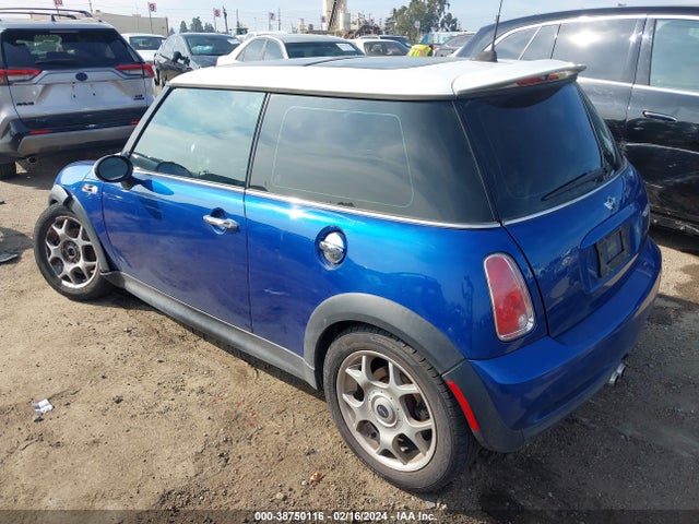 2005 MINI COOPER S WMWRE33595TG96817 Photo 2