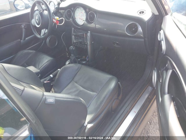 2005 MINI COOPER S WMWRE33595TG96817 Photo 4