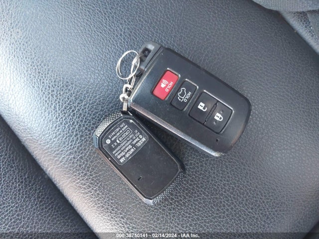 Toyota RAV4 SE 2018 JTMJFREV6JD224234 Image 11