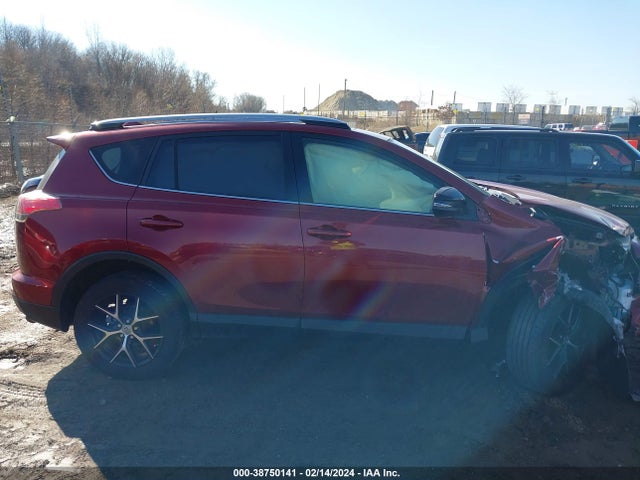 Toyota RAV4 SE 2018 JTMJFREV6JD224234 Image 13