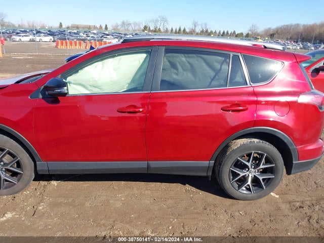 Toyota RAV4 SE 2018 JTMJFREV6JD224234 Image 14