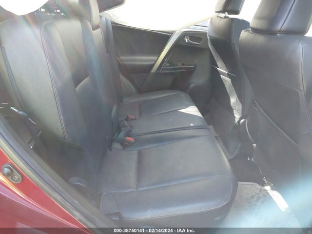 Toyota RAV4 SE 2018 JTMJFREV6JD224234 Image 8