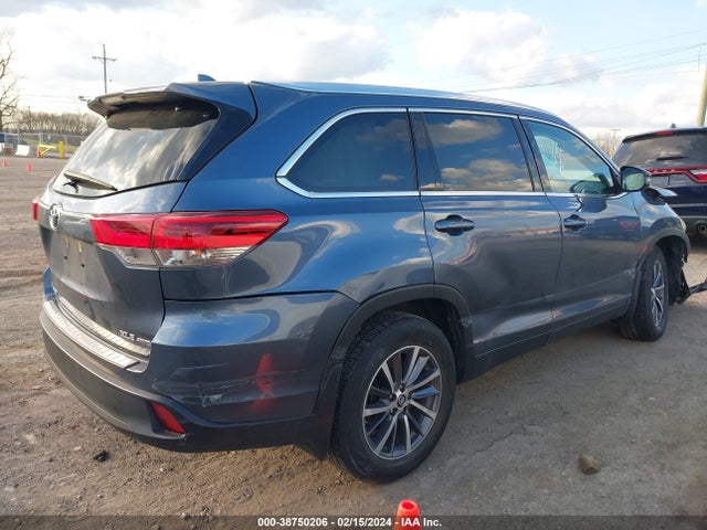 Toyota Highlander Xle 2019 5TDJZRFH9KS741615 Image 4