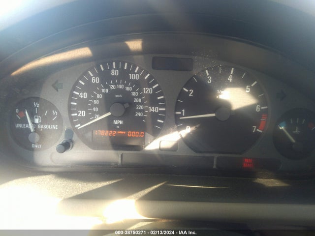 1998 BMW Z3 1.9 VIN: 4USCH7321WLE07003