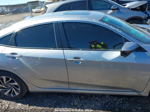 Honda CIVIC EX 2018 2HGFC2F73JH578321 Image 13