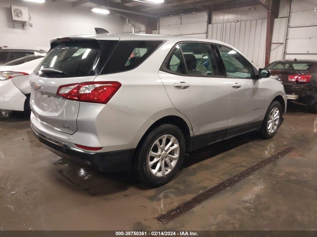 Chevrolet EQUINOX LS 2018 3GNAXHEVXJL109726 Image 4
