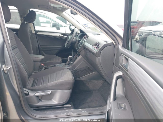 3VVRB7AX4PM044582 Volkswagen Tiguan 2.0t S