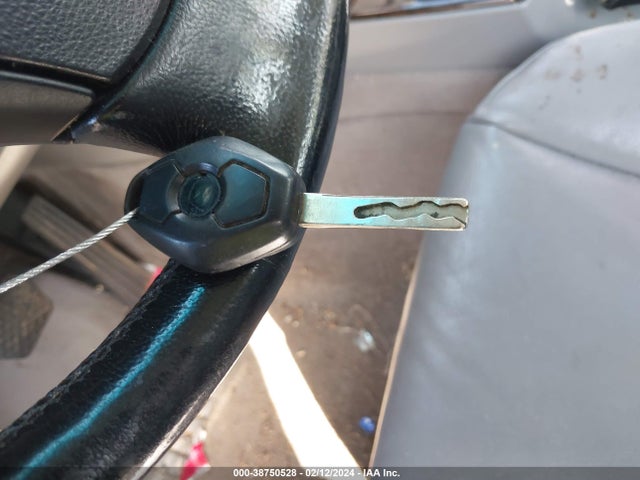 2005 BMW 530I VIN: WBANA73585CR58938