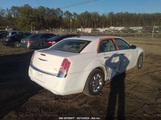 2013 CHRYSLER 300C VIN: 2C3CCAEGXDH647818