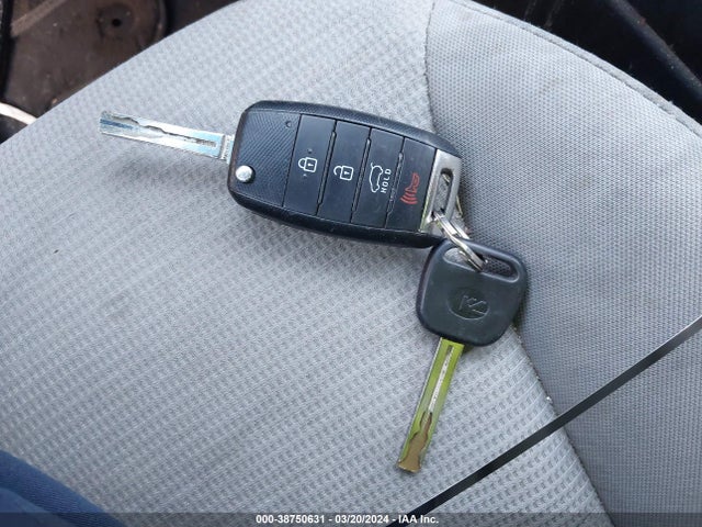 KIA Sorento Lx V6 2015 5XYKTDA70FG646774 Image 11