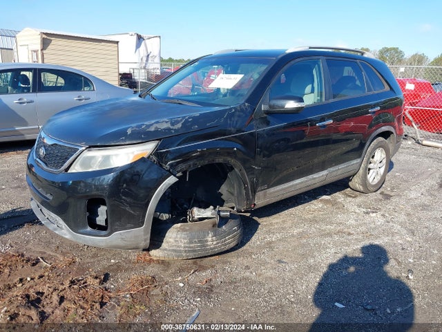 KIA Sorento Lx V6 2015 5XYKTDA70FG646774 Image 2