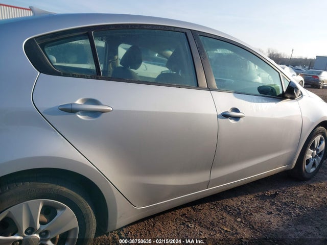 KIA FORTE LX 2018 3KPFL4A70JE183316 Image 14