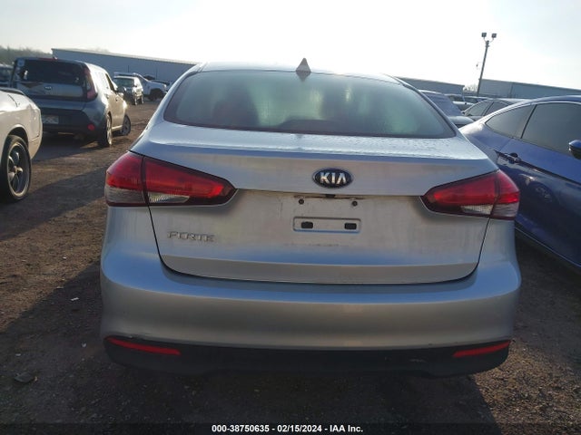 KIA FORTE LX 2018 3KPFL4A70JE183316 Image 17