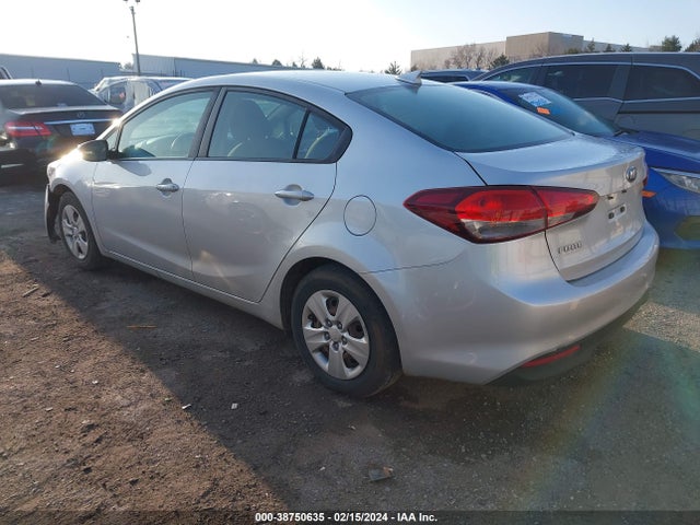 KIA FORTE LX 2018 3KPFL4A70JE183316 Image 3