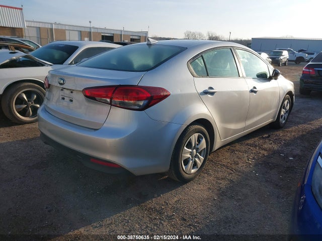 KIA FORTE LX 2018 3KPFL4A70JE183316 Image 4