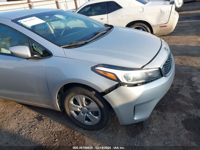 KIA FORTE LX 2018 3KPFL4A70JE183316 Image 6