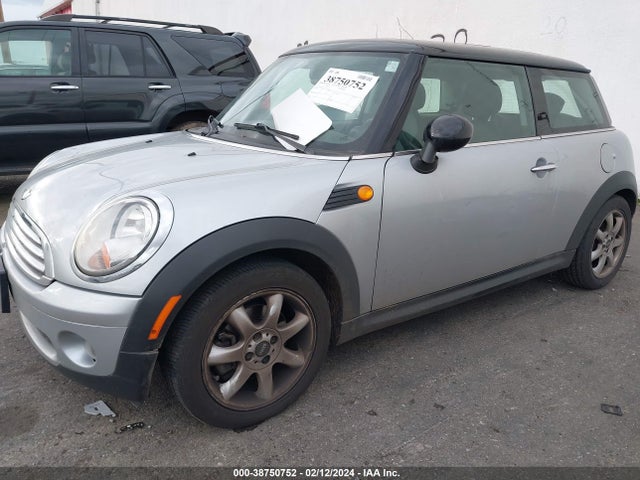 2007 MINI COOPER WMWMF33577TU61923 Photo 1