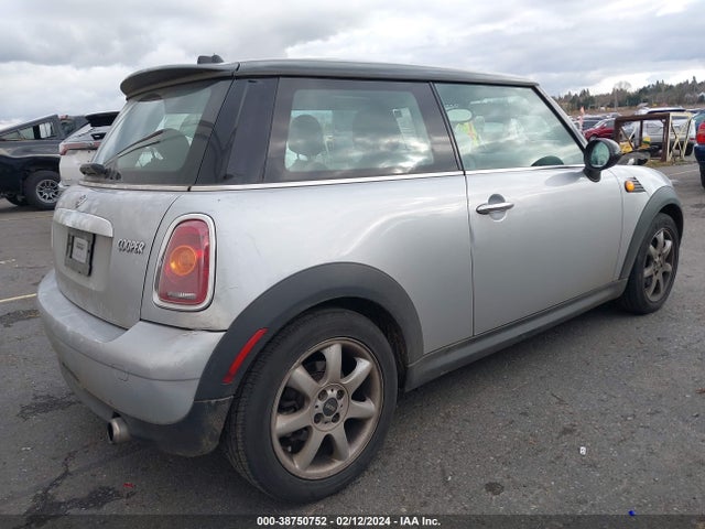 2007 MINI COOPER WMWMF33577TU61923 Photo 3