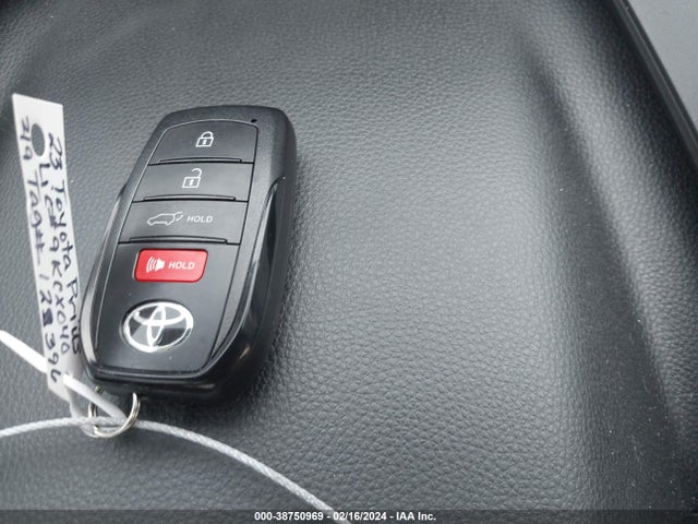 JTDACAAUXP3013866 Toyota Prius Limited
