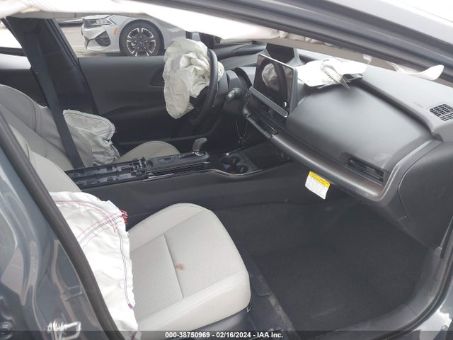 JTDACAAUXP3013866 Toyota Prius Limited