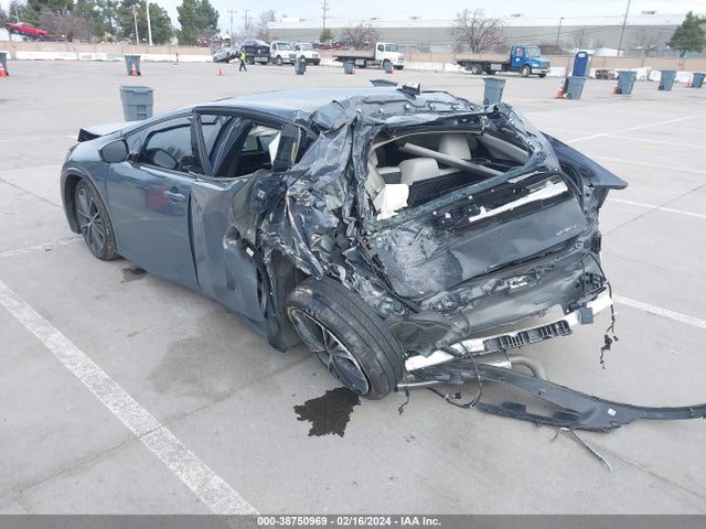JTDACAAUXP3013866 Toyota Prius Limited