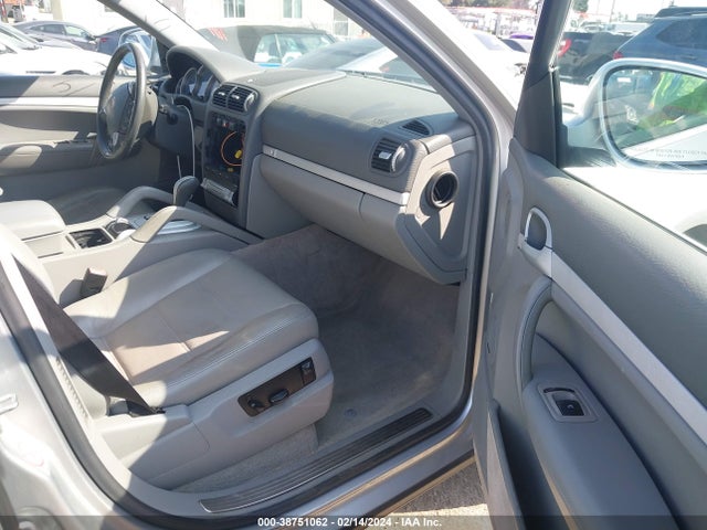 2004 PORSCHE CAYENNE WP1AB29P94LA62333 Photo 4