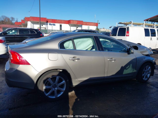 Volvo S60 T5 Drive-e Premier 2016 YV126MFK1G2403145 Image 14