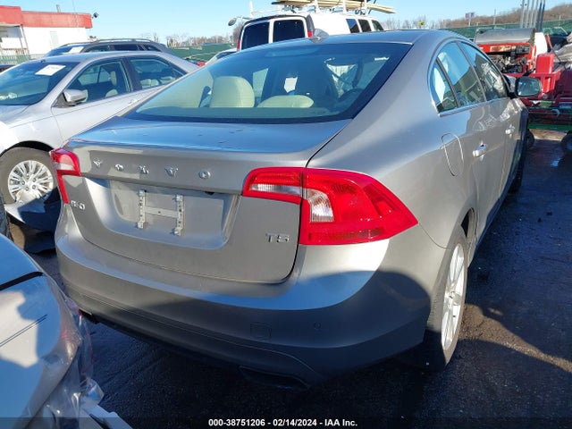 Volvo S60 T5 Drive-e Premier 2016 YV126MFK1G2403145 Image 17