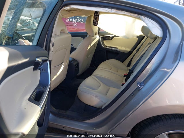 Volvo S60 T5 Drive-e Premier 2016 YV126MFK1G2403145 Image 8