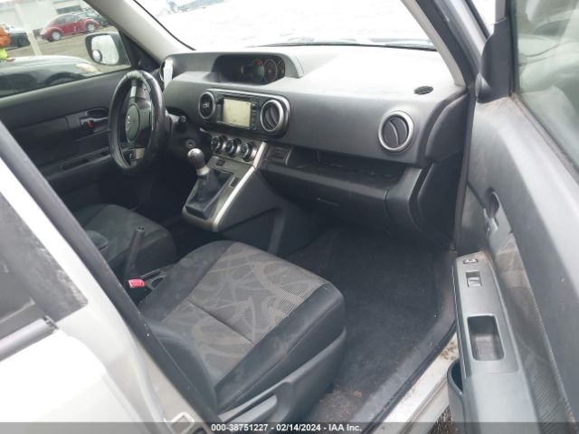 JTLZE4FE8FJ069822 Scion XB