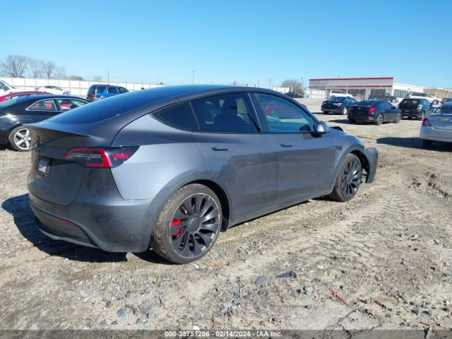 2023 TESLA MODEL Y 7SAYGDEF2PF696734 Photo 3