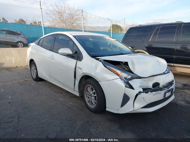 Toyota Prius Two 2016 JTDKBRFU4G3021766 Image 1