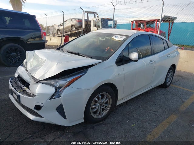 Toyota Prius Two 2016 JTDKBRFU4G3021766 Image 2